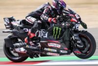 Jorge Martin menjadi pebalap tercepat pada sesi kualifikasi MotoGP Inggris 2026 di Sirkuit Silverstone, Sabtu (9/8/2026). (Crash)