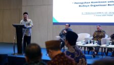 Foto Sekretaris BPH (Badan Pembina Harian) UMY, H. Arba Riksawan Qomaru, S.E., saat menyampaikan sambutan dalam kegiatan Baitul Arqam dosen tetap UMY