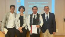 Dosen Fakultas Hukum UMY, Yordan Gunawan (dua dari kanan foto) setelah melakukan sidang doktoralnya di Universitat Pompeu Fabra, Spanyol