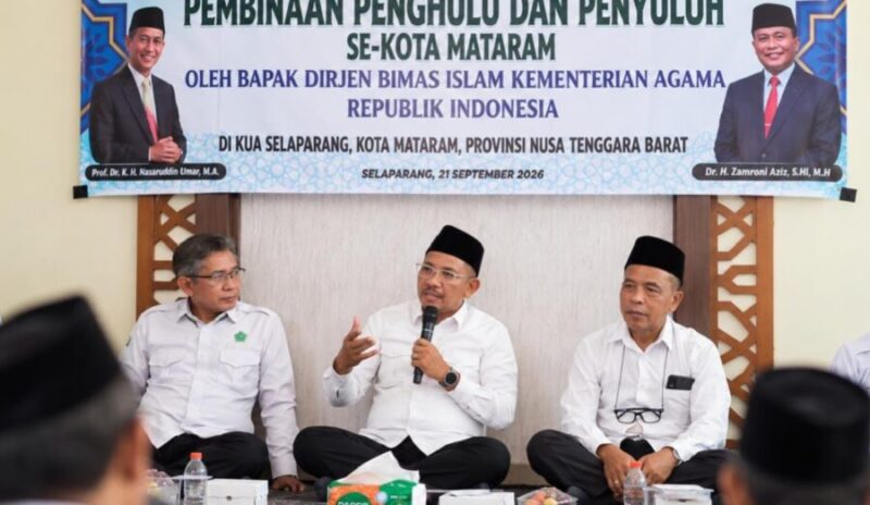 Dirjen Bimas Kemenag Abu Rokhmad mberi wejangan dalam sesi acara Pembinaan Penghulu dan Penyuluh se-Kota Mataram, Nusa Tenggara Barat, Senin (21/9/2026). (Kemenag)