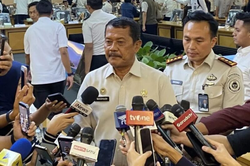 Direktur Jenderal Pemasyarakatan Mashudi menyampaikan keterangan dalam rapat dengar pendapat dengan Komisi XIII DPR RI di kompleks parlemen Senayan Jakarta, Senin (28/9/2026). (Jennus)