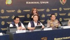 Wakil Direktur Reserse Kriminal Umum Polda Metro Jaya AKBP I Dewa Putu Gede Anom Danujaya memberikan keterangan dalam konferensi pers di Polda Metro Jaya, Jakarta, Rabu (30/9/2026). (Jennus)