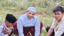 Foto momen penanaman pohon dan edukasi pengelolaan sampah bersama santri TPQ Metode Ummi dan Qiroati, Dusun Pancuran. (Dok. Pribadi/Kelompok KKN 120 UIN Sunan Kalijaga Yogyakarta)