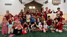 Foto tim PPK Ormawa IMM FISIPOL UMY bersama warga Karangsewu, Galur, Kulon Progo

