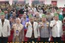 FOTO BERSAMA-Ketua Pusat Studi Ilmu Kepolisian, Komjen Pol. Prof. Dr. Chrysnanda Dwilaksana, M.Si, Irjen Pol. Dr. Susilo Teguh Raharjo, M.Si, Kasatgas Pembentukan Pusat Studi Kepolisian STIK-PTIK Lemdiklat Polri, Irjen Pol Dr. Herry Heryawan, S.I.K, M.H, M.Hum, Kapolda Riau, foto bersama usai acara. (Foto Ist).