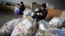 Foto pengelolaan sampah mandiri yang dilakukan di rumah sampah UMY