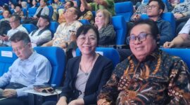 Ketua SMSI Pusat Firdaus berfoto bersama Ketua Beijing Security and Protection Industry Association (BSPIA) yaitu Zhang Ying.