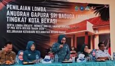 Camat Bekasi Barat Andi Kristanto bersama jajaran Muspika dan TP PKK mengikuti sesi Penilaian Lomba Anugrah Gapura Sri Baduga (AGSB) serta Lomba Kreatif, Inovatif dan Kolaborasi (Kreasi) TP PKK Kota Bekasi Tahun 2026 di Kelurahan Kotabaru.