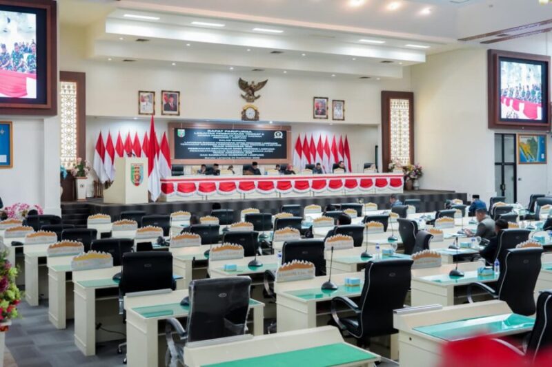 Suasana Rapat Paripurna Pembicaraan Tingkat II DPRD Provinsi Lampung tentang Raperda Perubahan APBD Tahun Anggaran 2026 di Bandar Lampung.