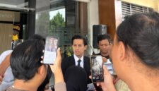 Kuasa hukum FN, Gusti Rian Saputra, memberikan keterangan kepada awak media terkait laporan polisi yang dibuat pihak BAM, Rabu (23/9/2026).