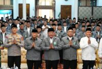 Gubernur Sumsel Herman Deru foto bersama usai pengukuhan Pengurus MUI Provinsi Sumsel periode 2026–2031 di Griya Agung, Palembang