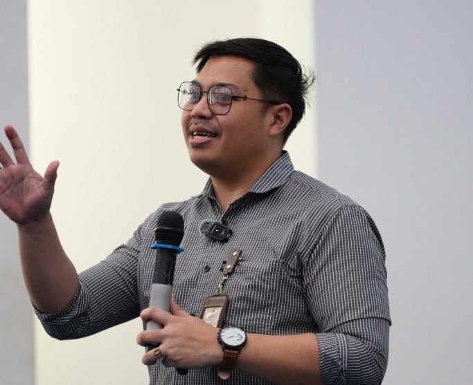 Foto dosen FEB UMY, Dimas Bagus Wiranatakusuma, M.Ec., Ph.D  