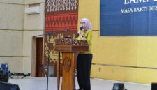 Wakil Gubernur Lampung Jihan Nurlela memberikan motivasi kepada peserta agar memanfaatkan teknologi informasi sebagai sarana membuka peluang ekonomi dan meningkatkan kesejahteraan keluarga, Sabtu (26/9/2026).