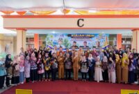 Wakil Gubernur Lampung Jihan Nurlela bersama pimpinan, dosen, dan tenaga kependidikan STKIP PGRI Bandar Lampung berfoto bersama usai kuliah umum, Senin (28/9/2026).