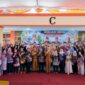 Wakil Gubernur Lampung Jihan Nurlela bersama pimpinan, dosen, dan tenaga kependidikan STKIP PGRI Bandar Lampung berfoto bersama usai kuliah umum, Senin (28/9/2026).