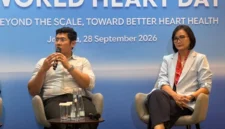 Dokter spesialis jantung dan pembuluh darah konsultan aritmia lulusan Universitas Indonesia dr. Rizky Aulia Fanani, Sp.JP, Subsp. Ar.(K) (kiri) menjelaskan bahaya mengorok dalam konferensi pers di Jakarta, Senin (28/9/2026). (Jennus/Antara Foto/Hreeloita Dharma Shanti(