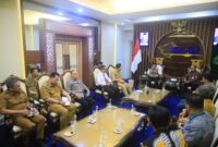 H. Herman Deru menerima kunjungan kerja jajaran pimpinan Bank Mandiri Region II/Sumatera 2 yang dipimpin Regional CEO baru, Sri Dono Indarto, di Ruang Tamu Gubernur Sumsel