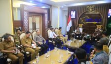 H. Herman Deru menerima kunjungan kerja jajaran pimpinan Bank Mandiri Region II/Sumatera 2 yang dipimpin Regional CEO baru, Sri Dono Indarto, di Ruang Tamu Gubernur Sumsel