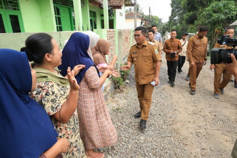Andra Soni turun langsung menemui masyarakat dalam rangkaian kunjungan kerja di Kabupaten Pandeglang
