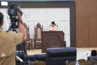 Andra Soni memberikan sambutan dan pandangan akhir Pemprov Banten dalam Rapat Paripurna Persetujuan DPRD terhadap Raperda Perubahan APBD Provinsi Banten Tahun Anggaran 2026 di Gedung DPRD Banten