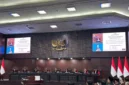 Mahkamah Konstitusi membacakan putusan perkara Perselisihan Hasil Pemilihan Umum Presiden dan Wakil Presiden 2024 di Gedung MK, Jakarta, Selasa (6/10/2026) malam. (Jennus)