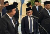 Rocky Gerung bersama 25 anggota Wantimpres lainnya dilantik Presiden Prabowo Subianto di Istana Negara, Jakarta, Jumat (2/10/2026). (Jennus)