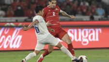Setelah bermain imbang 2-2 pada waktu normal, Indonesia akhirnya mengalahkan Thailand pada babak perpanjangan waktu 4-2 melalui adu penalti. (Jennus)