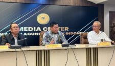 Juru Bicara MA Heru Pramono menyampaikan keterangan dalam konferensi pers di Jakarta, Senin (12/10/2026). (jennus)
