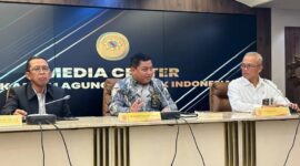 Juru Bicara MA Heru Pramono menyampaikan keterangan dalam konferensi pers di Jakarta, Senin (12/10/2026). (jennus)