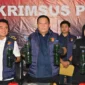 Direktur Reserse Kriminal Khusus Polda Bali Komisaris Besar Wisnu Prabowo bersama Wakil Direktur Reserse Kriminal Khusus Ajun Komisaris Besar Chandra C. Kesuma dan Kepala Subbidang Penerangan Masyarakat Bidang Humas Polda Bali Ajun Komisaris Besar Rina Isriana Dewi memperlihatkan barang bukti dalam konferensi pers di Denpasar, Bali, Sabtu (17/10/2026). (Antara Foto)