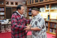 AKRAB-Komjen Pol. Prof. Dr. Cryshnanda Dwilaksana (Ketua Pusat Studi Ilmu Kepolisian) bersama mantan Presiden SBY pada suatu acara. 