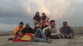 Sesi foto bersama setelah pengambilan take terakhir ( Dokumentasi Pribadi)