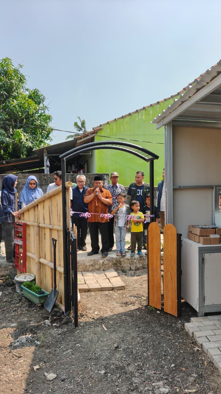 Peresmian program Pelatihan Pengembangan Edu-Wisata berbasis Circular Economy di Kebun Ayu Jiwa, Bangunjiwo yang juga dihadiri oleh tim pengabdi dari UMY, anggota DPRD Bantul, dan dukuh