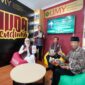 Kepala SMA N 1 Sedayu, bersama Sekretaris Universitas dan pimpinan Direktorat Komunikasi Publik UMY berfoto bersama di UMY Corner SMAN 1 Sedayu