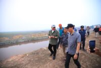 Herman Deru meninjau langsung kondisi lahan dan wilayah rawan karhutla di Kabupaten OKI guna memantau dampak kemarau panjang