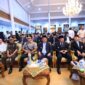 Herman Deru duduk bersama Kepala Perwakilan BPKP Sumsel Farid Firman serta unsur Forkopimda Sumsel menyaksikan rangkaian acara di Griya Agung Palembang.
