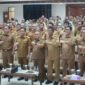 Dadang Supriatna bersama para pejabat Pemkab Bandung dan utusan KPK RI berdiri mengepalkan tangan sebagai bentuk komitmen mewujudkan ASN yang jujur dan bersih dari korupsi.
