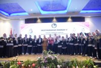Para jajaran pengurus DPD KPPI Provinsi Lampung berfoto bersama di atas panggung dalam rangkaian pembukaan Musda V KPPI Provinsi Lampung.