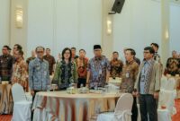 Suasana diskusi yang hangat antara Gubernur Rahmat Mirzani Djausal dan peserta mengenai konsolidasi arah pembangunan pemerintah pusat, provinsi, dan dunia usaha di Lampung