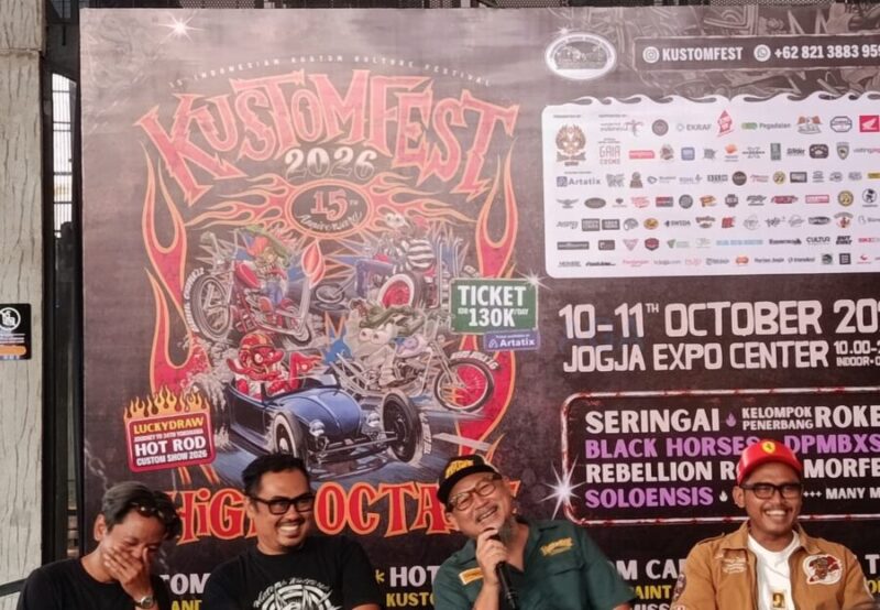  Ketua Panitia Forkom GB-PTMA 2026, Prof. Dr. Sidik Jatmika, M.Si., menyampaikan sambutan dan gagasannya mengenai 