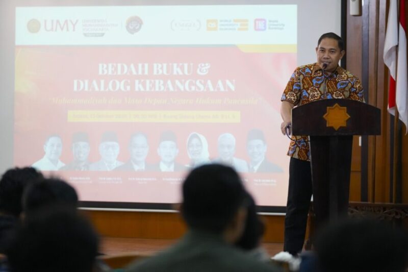 Dr. King Faisal Sulaiman, S.H., LL.M., selaku penulis buku Mazhab UMY: Purifikasi Paradigma Sistem Hukum Pancasila Menuju Keadilan Hukum Berkemajuan