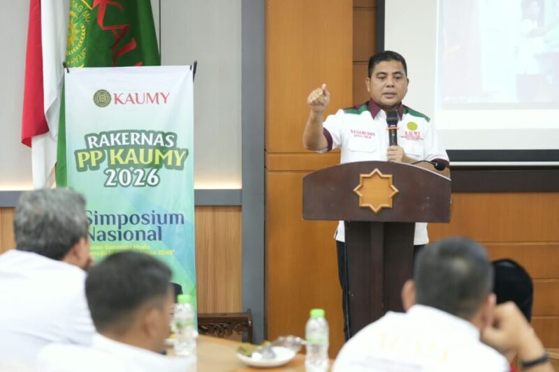 Foto Ketua Umum PP KAUMY periode 2025-2029 H. Nasarudin, S.H., M.H saat menyampaikan hasil rekomendasi Rakernas KAUMY 2026 di UMY