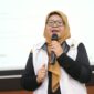 Foto Direktur Direktorat Kewirausahaan UMY saat menyampaikan portal digital untuk alumni UMY pada penutupan Rakernas KAUMY 2026 di UMY