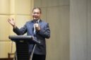 Foto Rektor UMY memberikan sambutan dalam Munas Dekan FH PTMA di Student Dormitory UMY